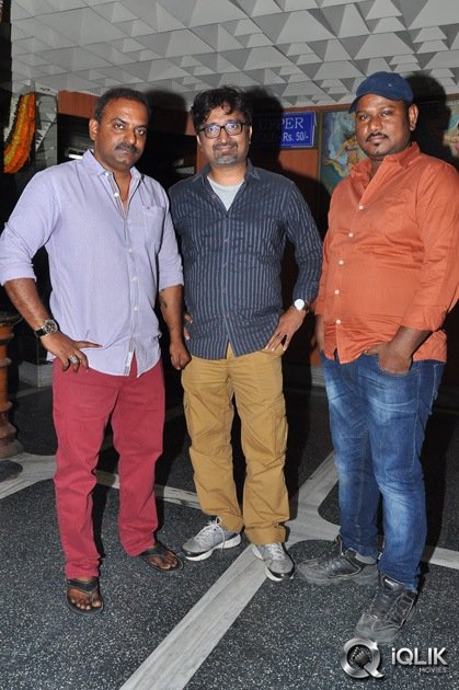 Bandipotu-Movie-Hungama-at-Sandhya-Theatre